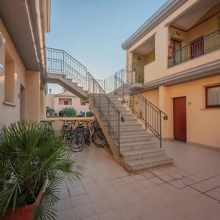Modern Furnished House In Apartamento Villasimius
