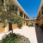 Appartamento Modern Furnished House In *